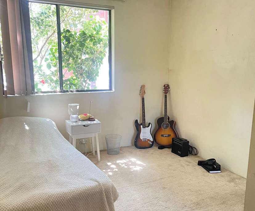 Room in a share house