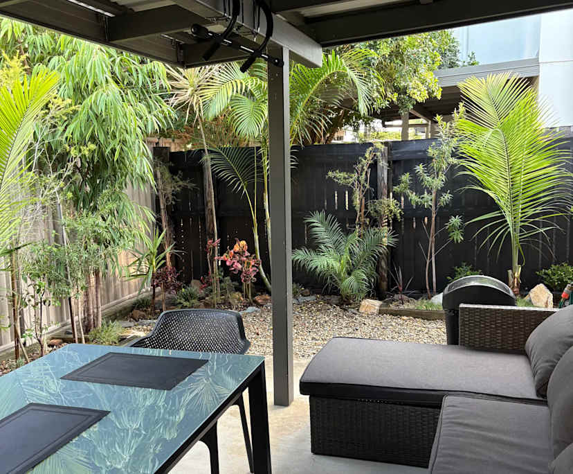 $350, Flatshare, 3 bathrooms, Cannonvale QLD 4802