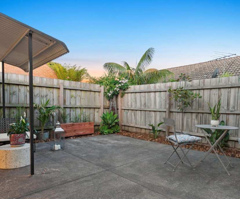 Whole property with 2 rooms for rent