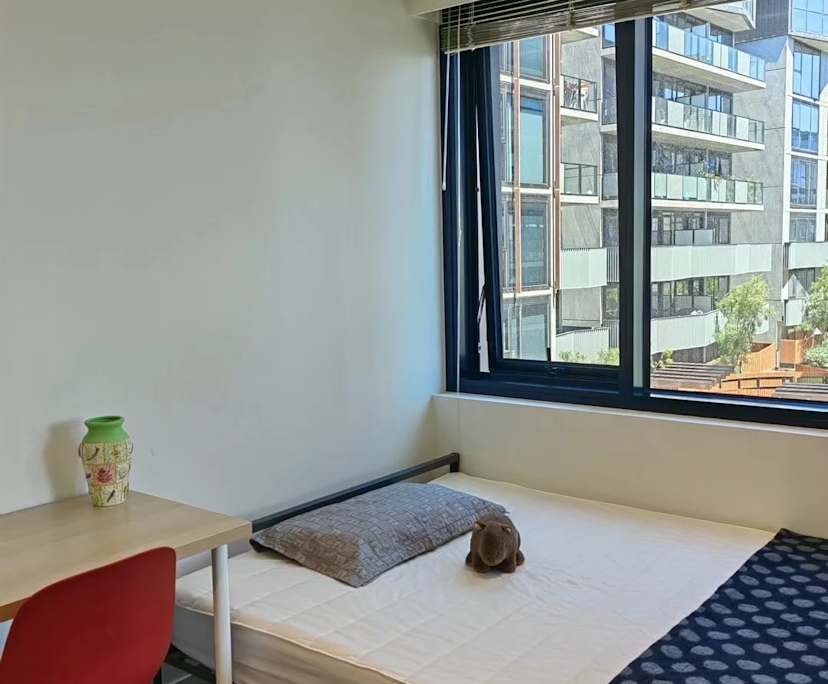 Furnished room in a flatshare