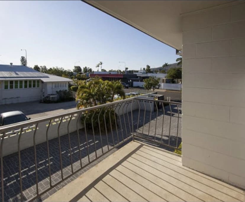 2 Rooms for Rent in Hermit Park, Townsville 2353...