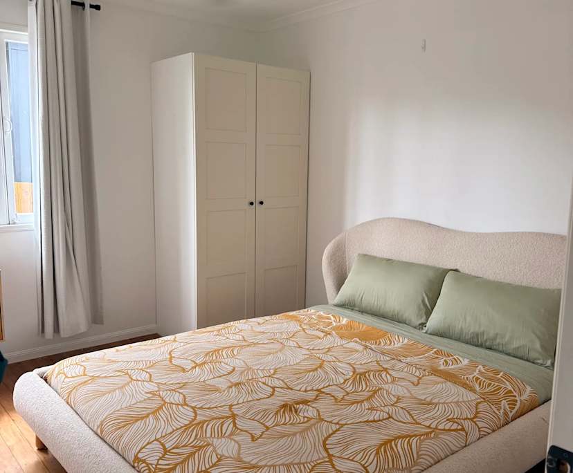 Furnished room in a share house