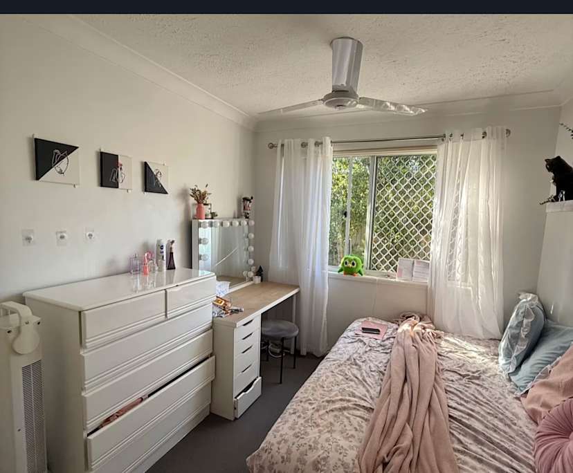 Furnished room in a share house