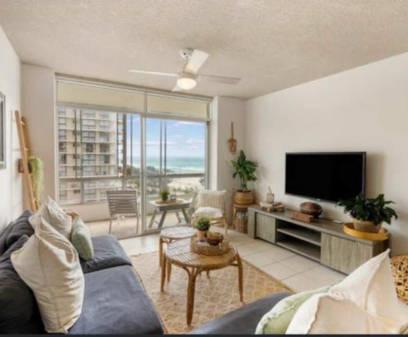 Furnished room in a flatshare