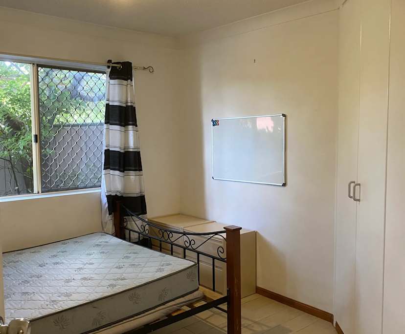 $300, Flatshare, 2 bathrooms, Toowong QLD 4066