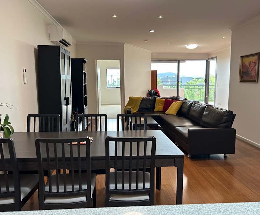 Unfurnished room in a flatshare