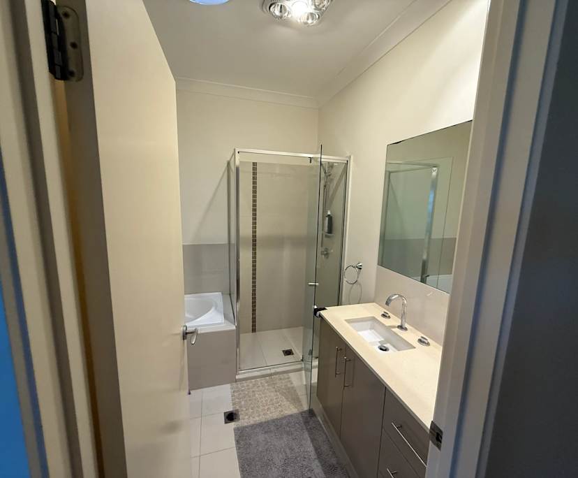$350, Share-house, 3 bathrooms, Southport QLD 4215