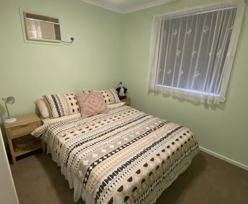 $250, Flatshare, 3 bathrooms, Lavington NSW 2641
