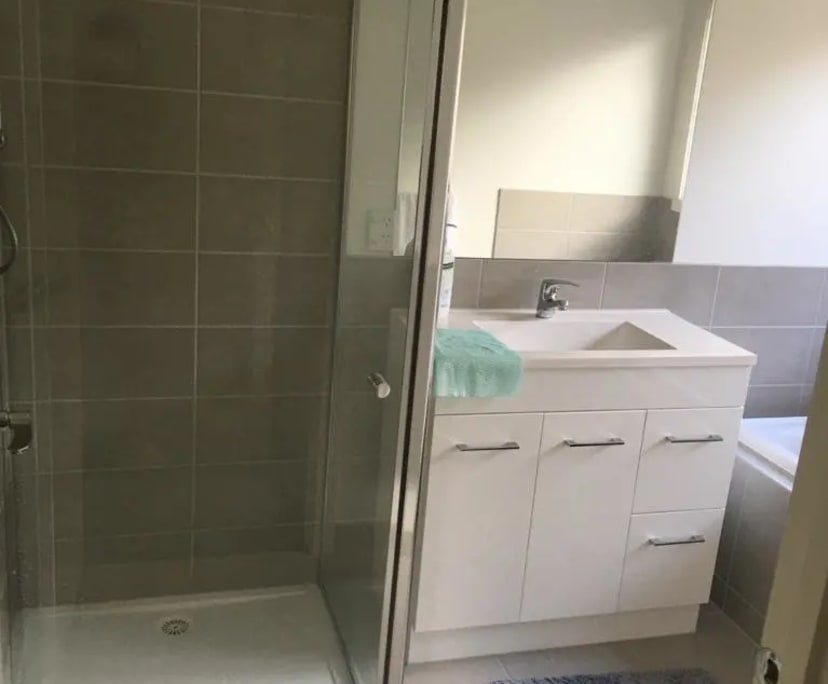 $160, Share-house, 4 bathrooms, Huntly VIC 3551