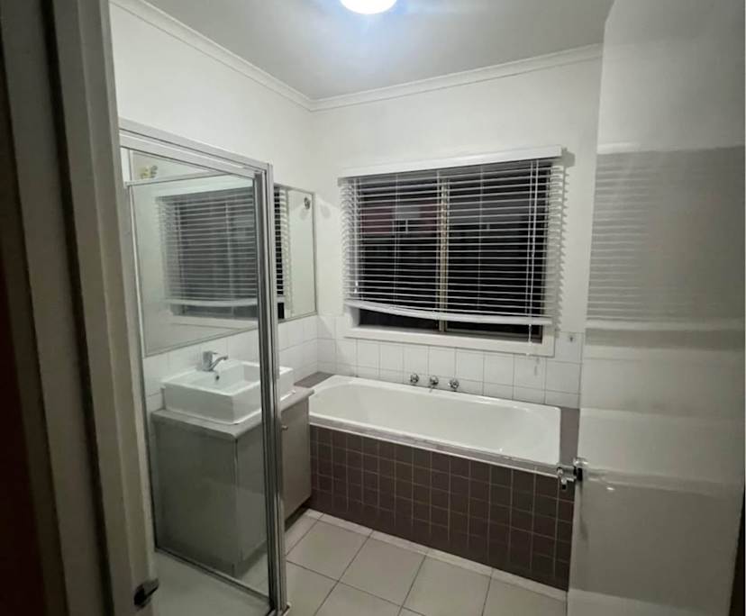 Room in a share house