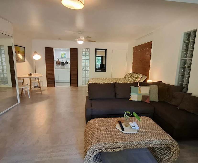 Furnished room studio flat for rent