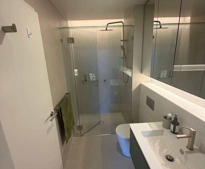 Unfurnished room in a flatshare