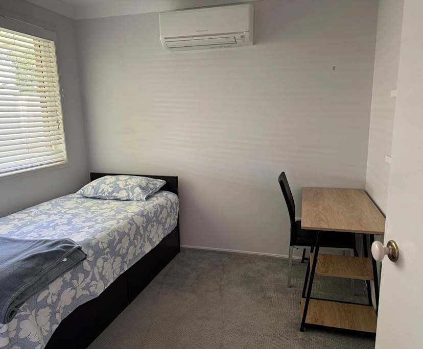 $299, Share-house, 2 rooms, Middle Ridge QLD 4350, Middle Ridge QLD 4350