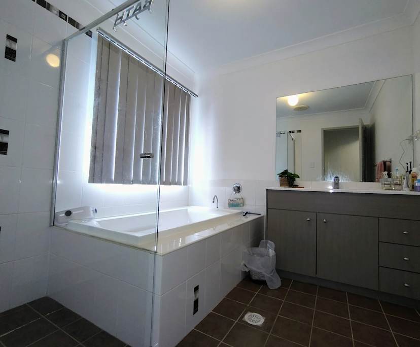 $300, Share-house, 2 bathrooms, Campbelltown NSW 2560