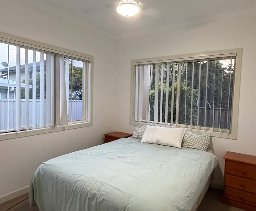 $370, Share-house, 3 bathrooms, Labrador QLD 4215