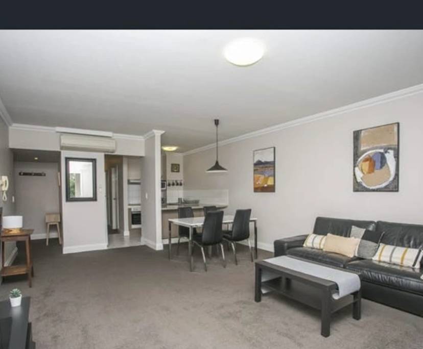Furnished room with ensuite in a flatshare