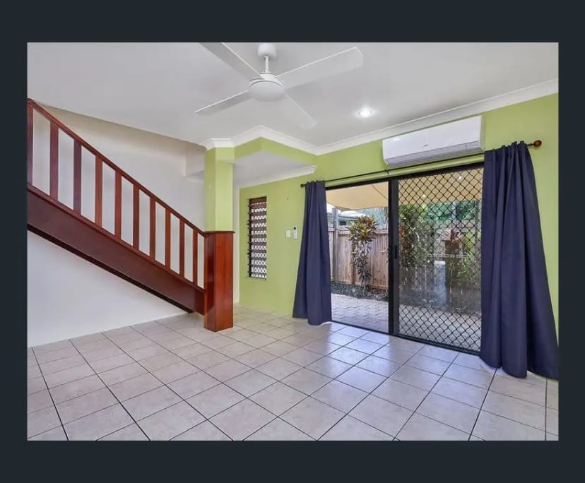 Unfurnished room with ensuite in a flatshare