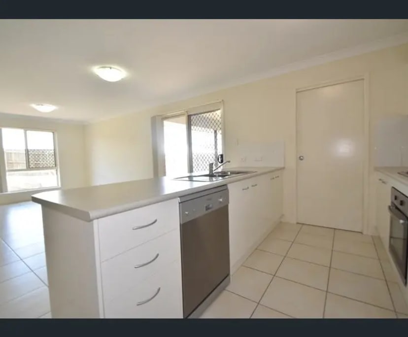 $150, Share-house, 4 bathrooms, Kearneys Spring QLD 4350