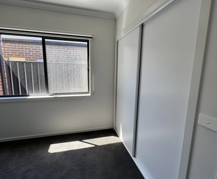 $350, Share-house, 3 bathrooms, Kalkallo VIC 3064