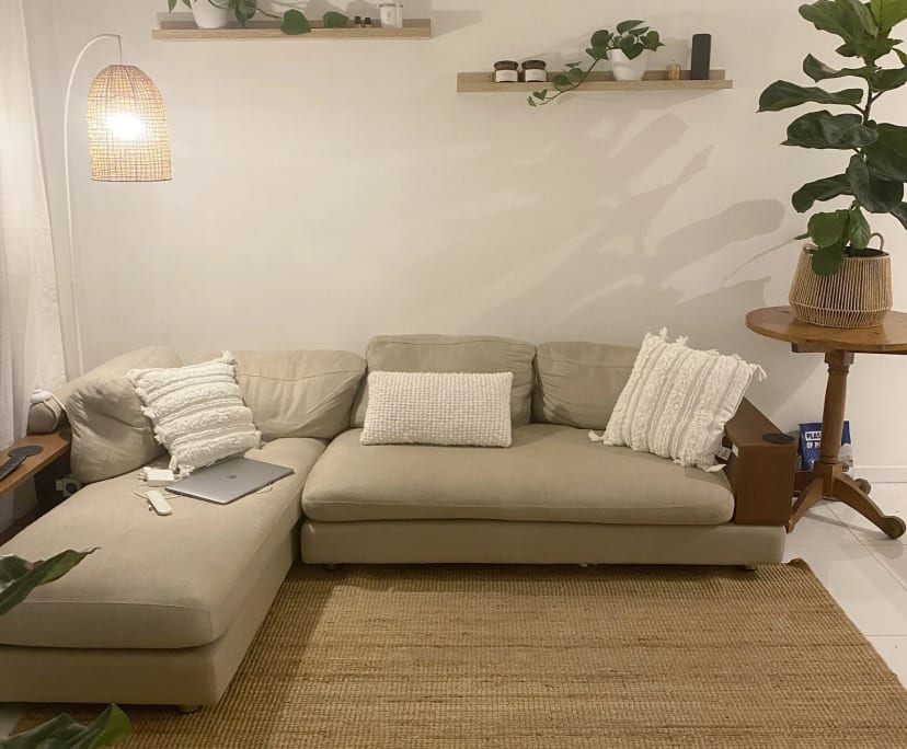 Whole property with 1 room for rent