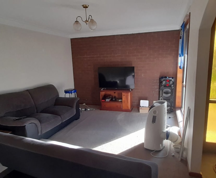 Unfurnished room in a flatshare