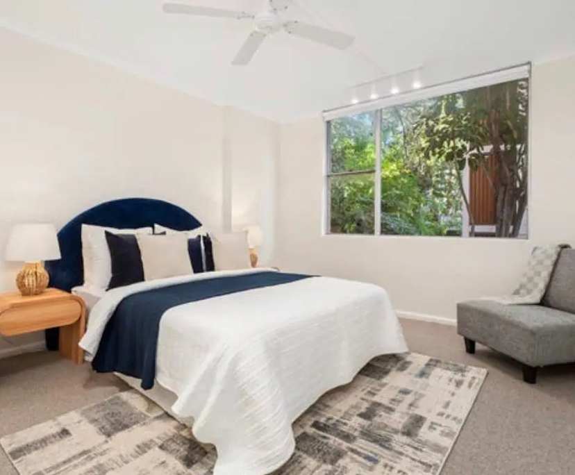 Furnished room in a flatshare