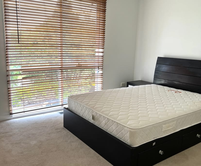 Room in a share house