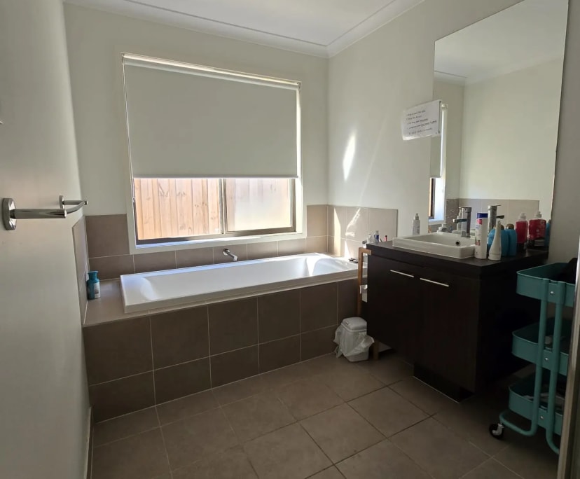 $210, Share-house, 4 bathrooms, Point Cook VIC 3030
