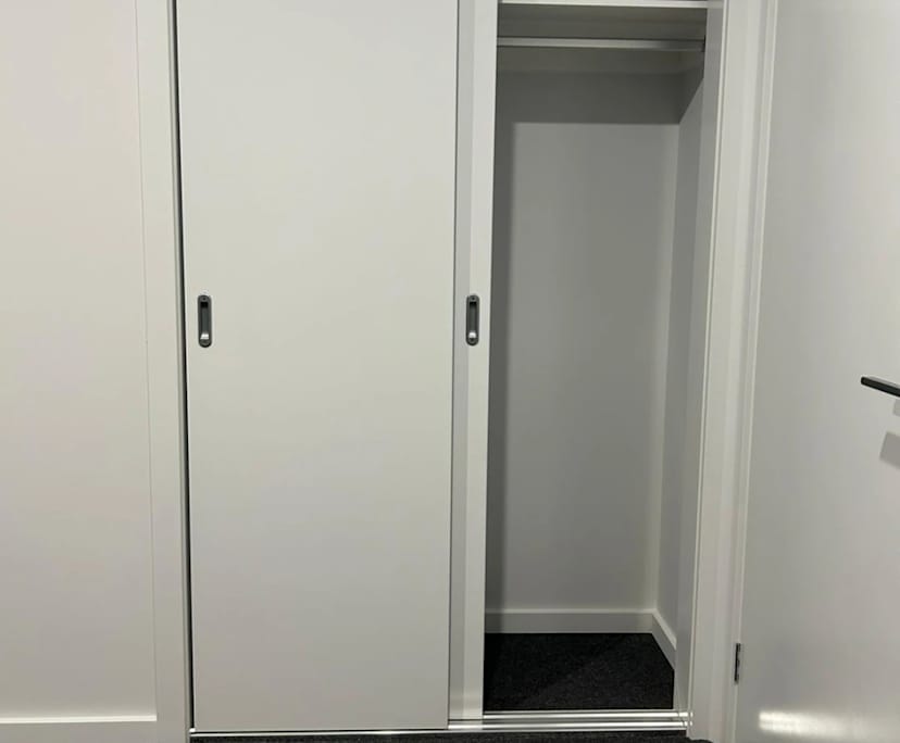 $250, Share-house, 3 bathrooms, Fraser Rise VIC 3336