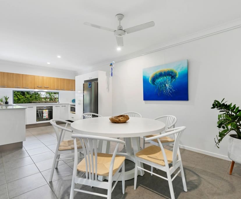 Room for Rent in Edge Hill, Cairns 300, Furnished...