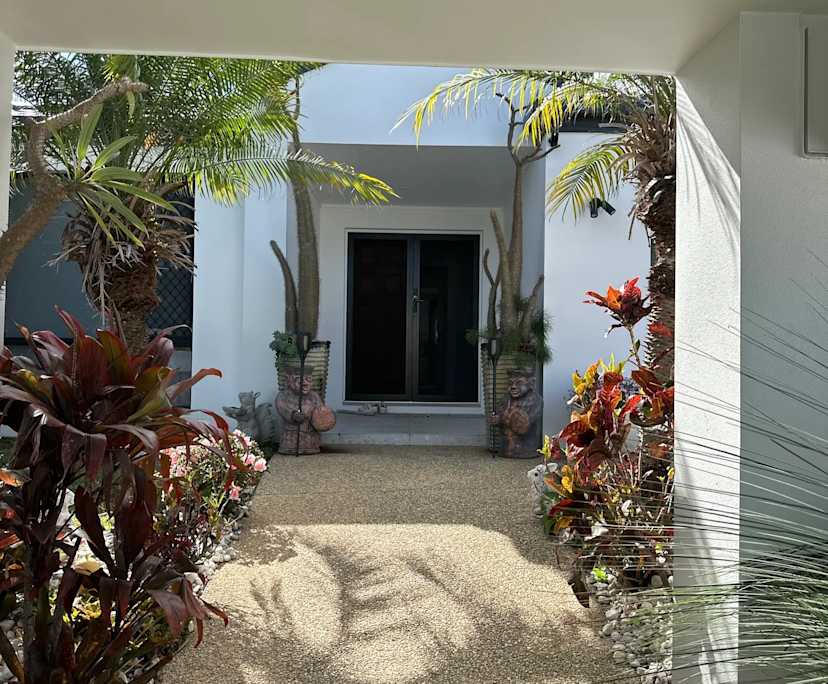 Furnished room in a share house