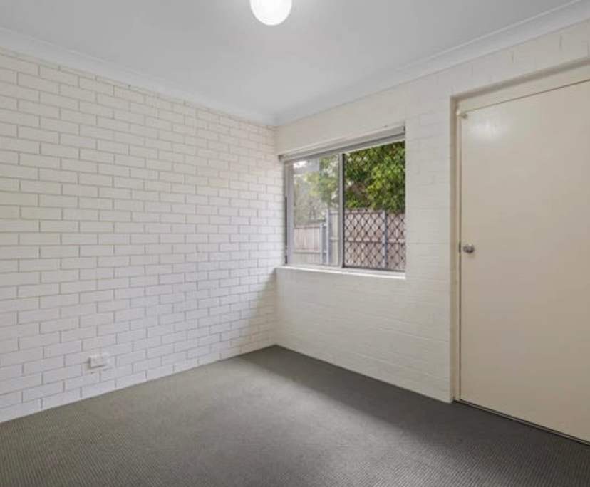 Unfurnished room in a flatshare