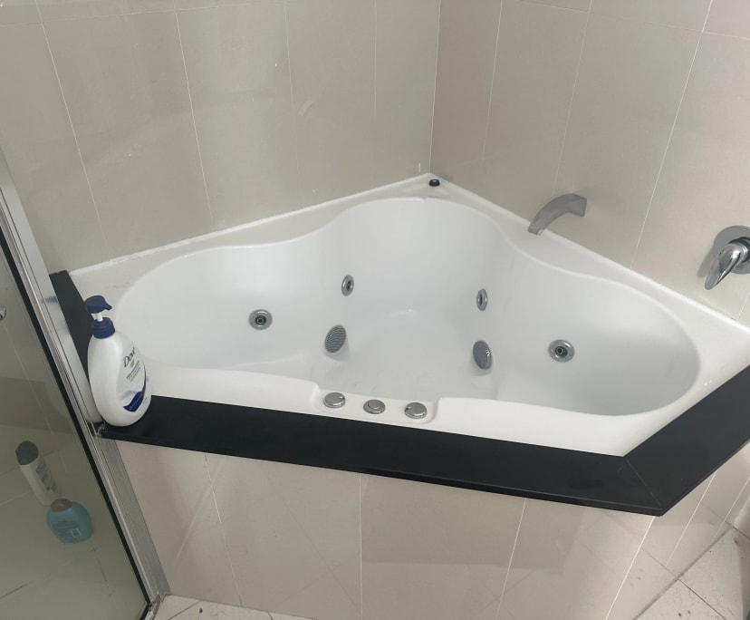 $300, Flatshare, 3 bathrooms, Newtown NSW 2043