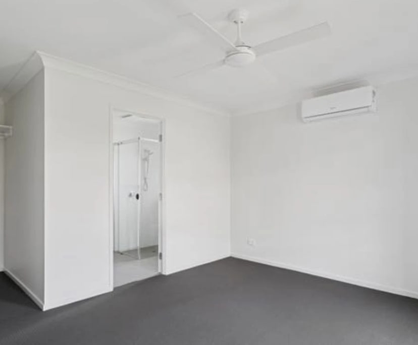 Whole property with 4 rooms for rent