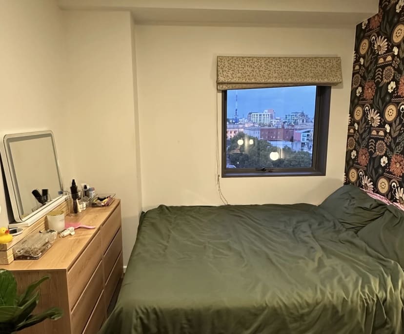 Furnished room in a flatshare