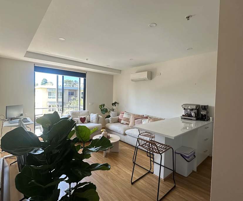 Furnished room in a flatshare