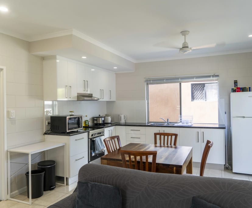 Room for Rent in Mooroobool, Cairns 300, Furnishe...