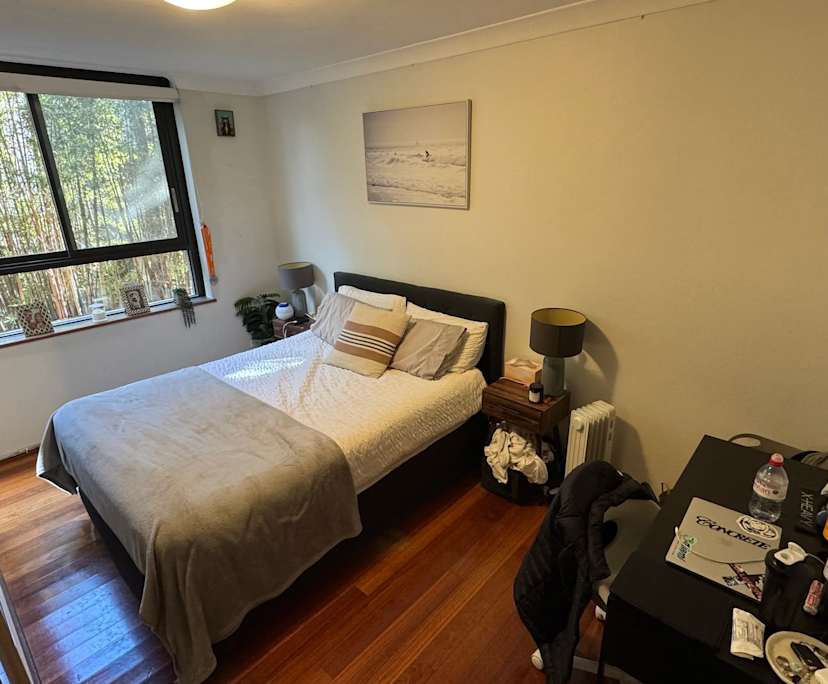 Furnished room with ensuite in a flatshare