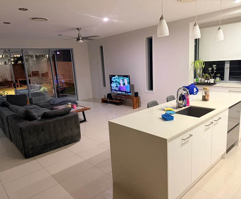 Room in a share house