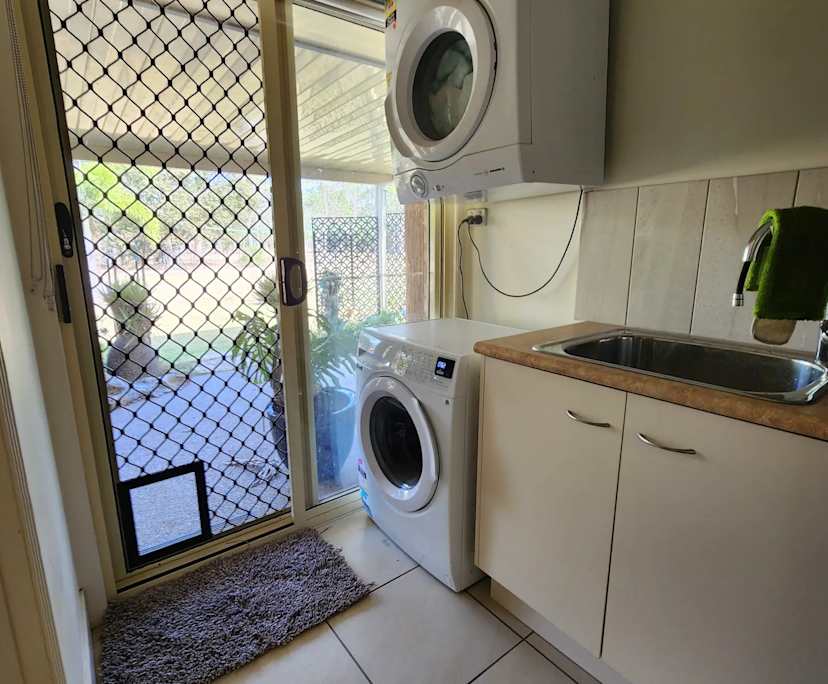$285, Share-house, 2 rooms, Branyan QLD 4670, Branyan QLD 4670