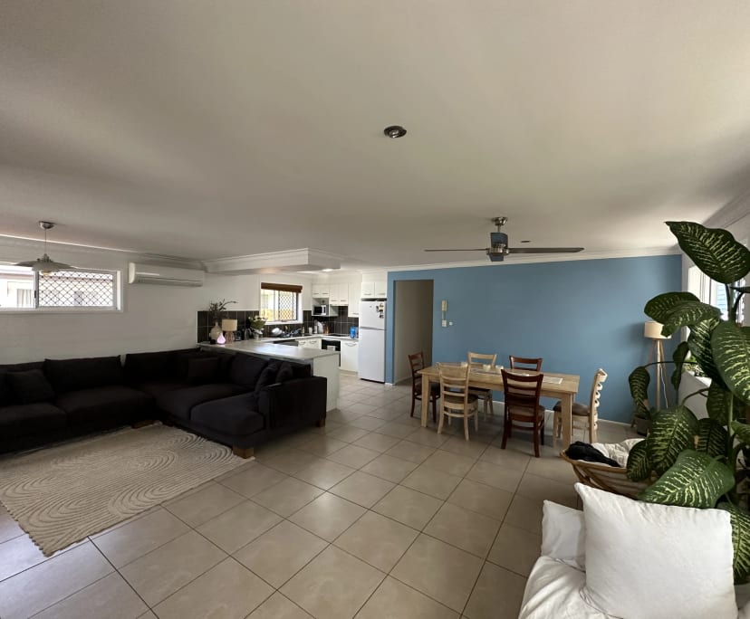 Room in a share house