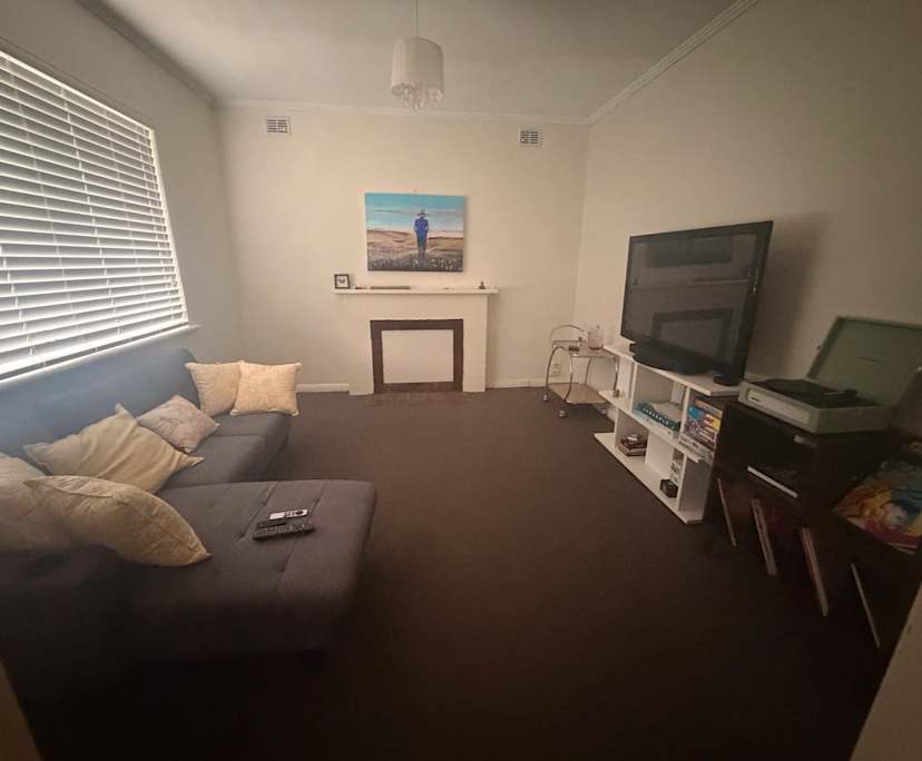 Room in a share house