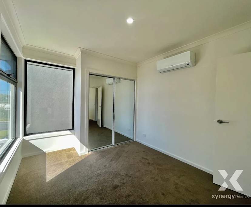 Room with ensuite in a share house