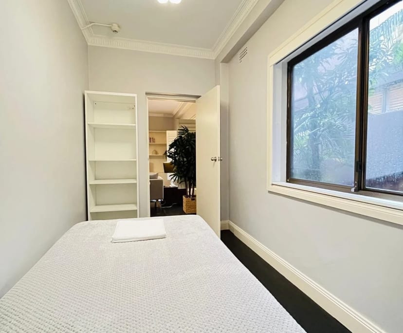 Furnished room in a flatshare