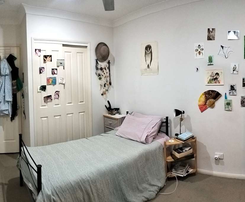 Furnished room in a share house
