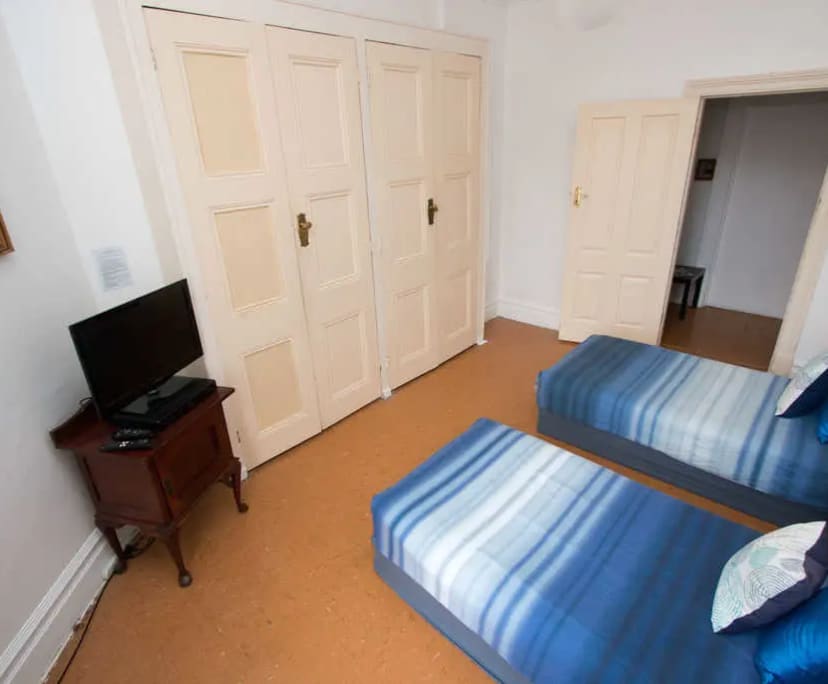 $500, 1-bed, 1 bathroom, St Kilda VIC 3182