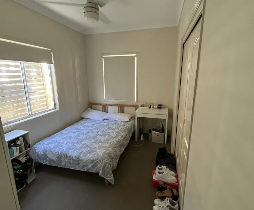 Room for Rent in Spring Hill, Brisbane 240, Furni...