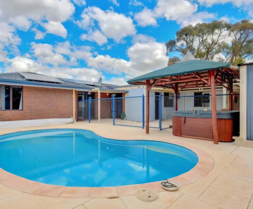 $300, Share-house, 3 bathrooms, Huntingdale WA 6110