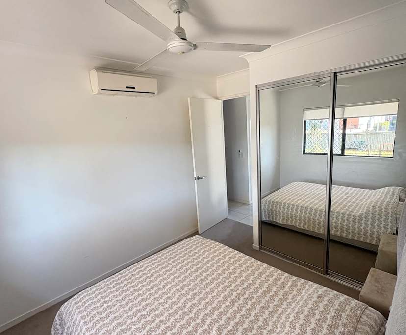 Furnished room in a share house