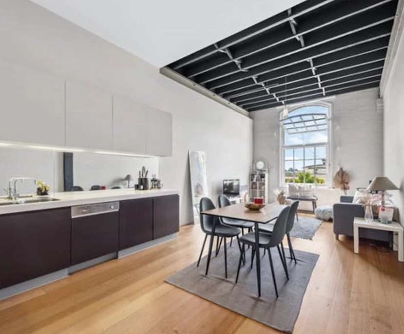 Unfurnished room in a flatshare